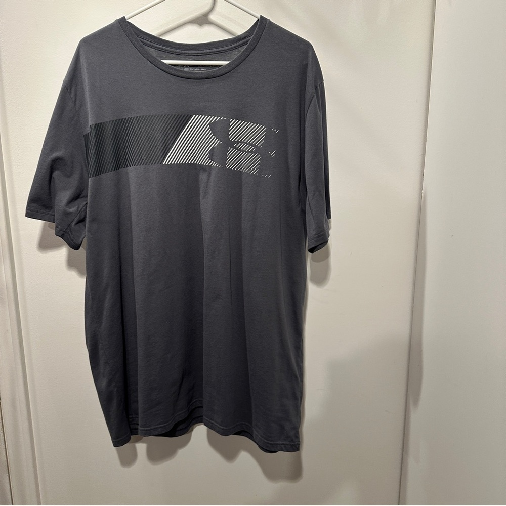 Gray Short Sleeve Tee for Casual Comfort